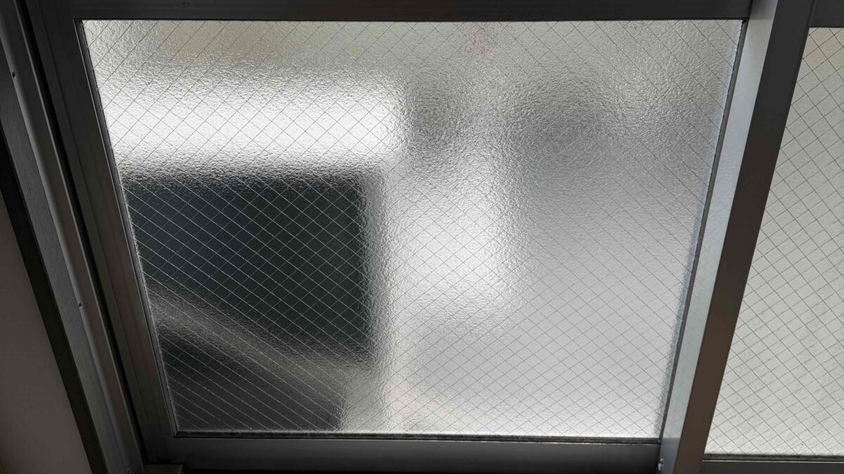 福岡県福岡市博多区板付 マンション室内 網入り型ガラス交換修理完了後