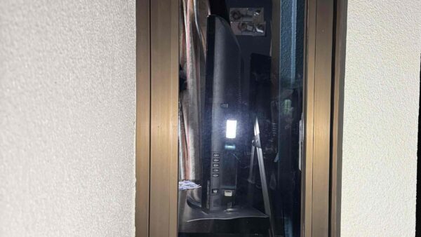 福岡市南区和田｜戸建ての透明ガラス3㎜交換修理（縦すべり出し窓・夜間緊急対応）