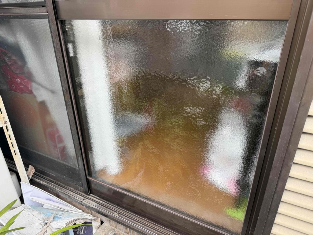 福岡市博多区井相田 型ガラス4mm交換完了