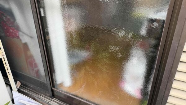 【福岡市博多区井相田】窓ガラス割れの緊急修理｜型ガラス4㎜交換・翌日対応・税込み16,500円