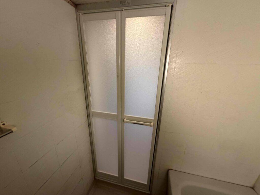 福岡市南区野間 浴室折れ戸交換完了 アタッチメント工法