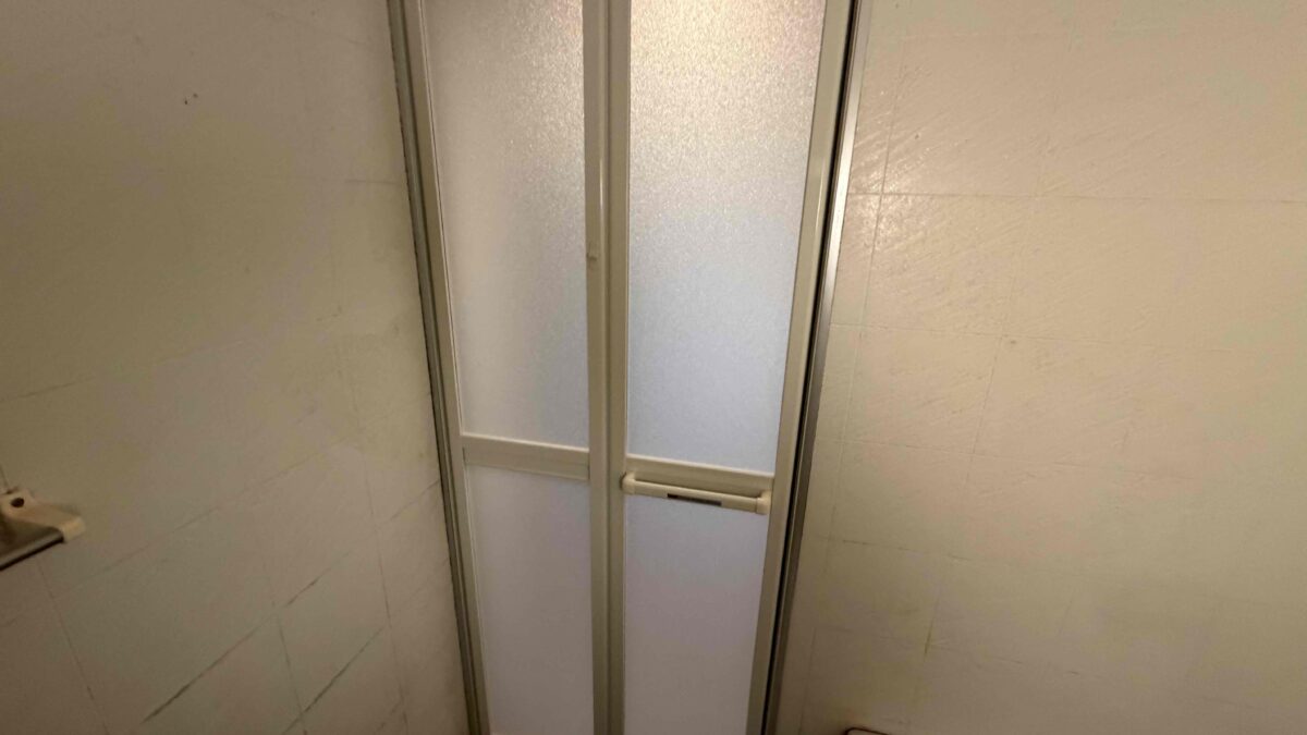 福岡市南区野間 浴室折れ戸交換完了 アタッチメント工法