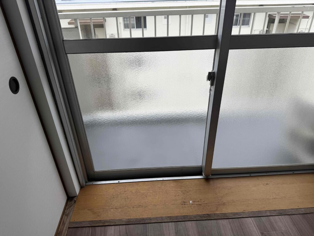 福岡市南区野多目 ベランダ引違い窓 ガラス交換完了