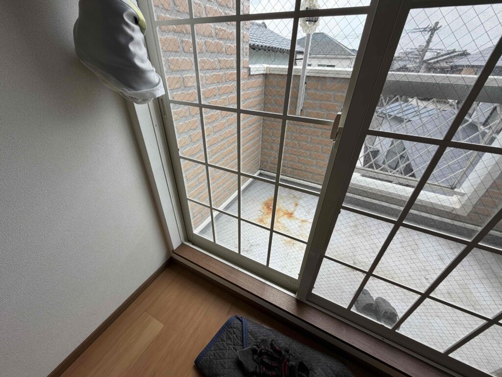 福岡市南区屋形原 網入り透明ガラス交換完了 掃き出し窓 修理後