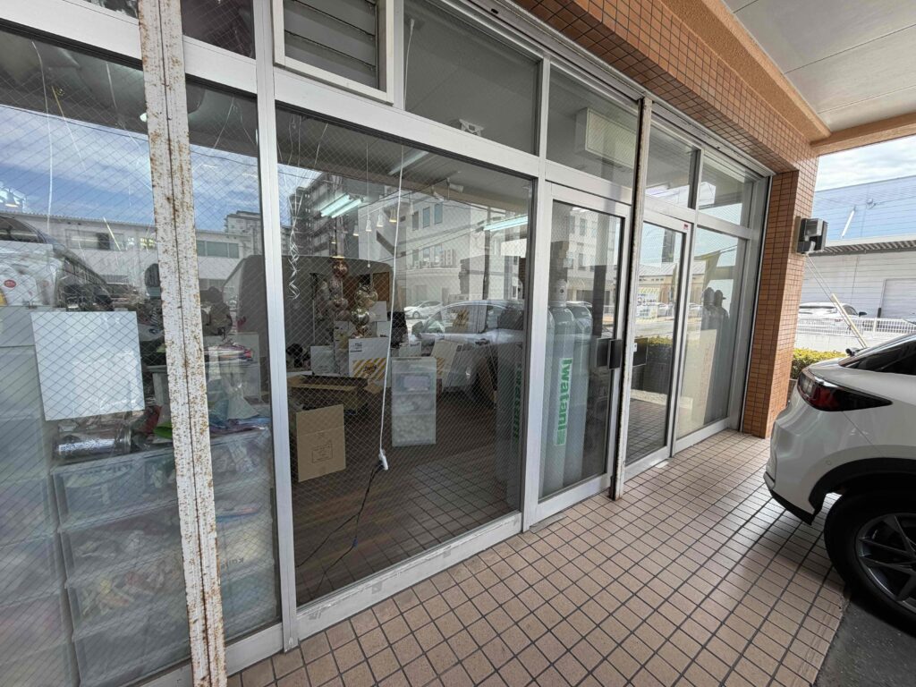 福岡市博多区山王 透明網菱ガラス交換完了
