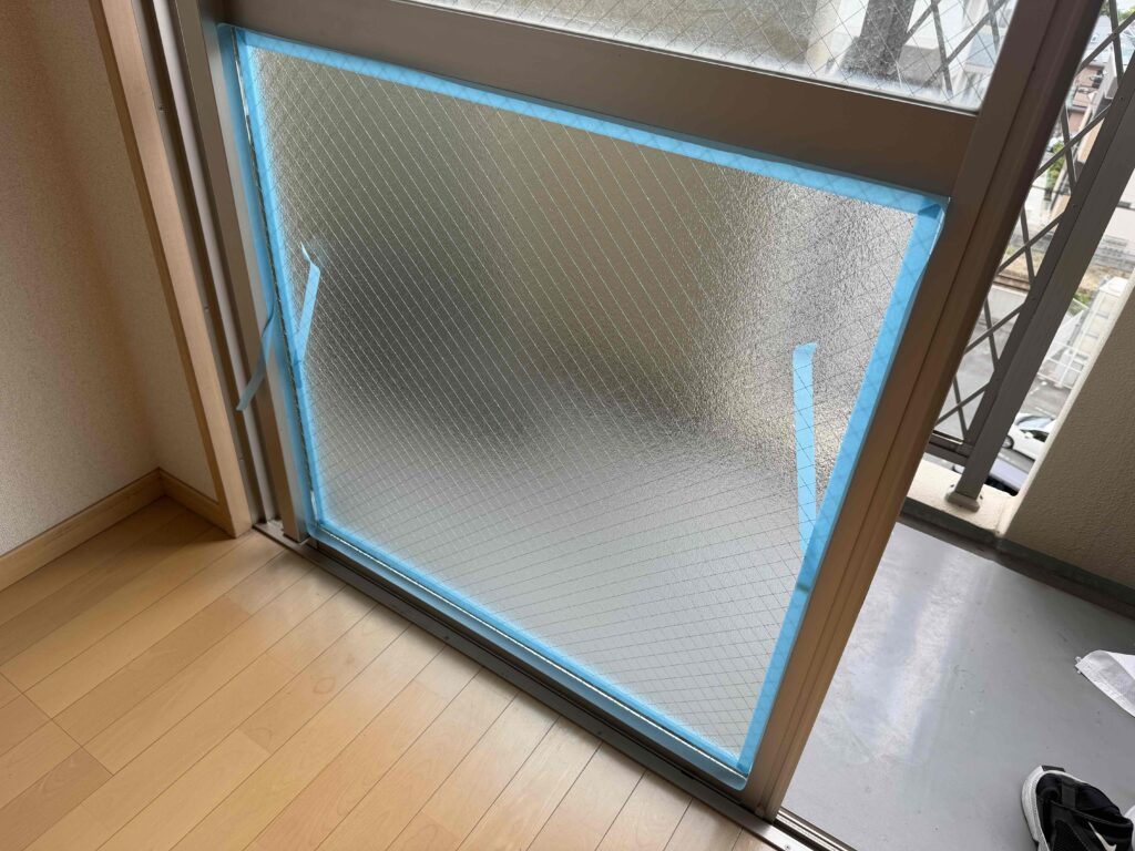 福岡市南区井尻 コーキング施工前のマスキング作業