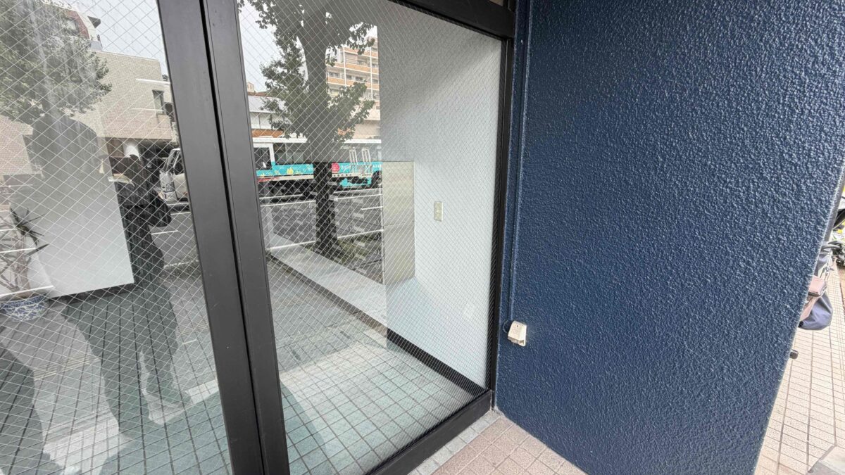 福岡市南区玉川町 ビルエントランスFIX窓のガラス交換完了